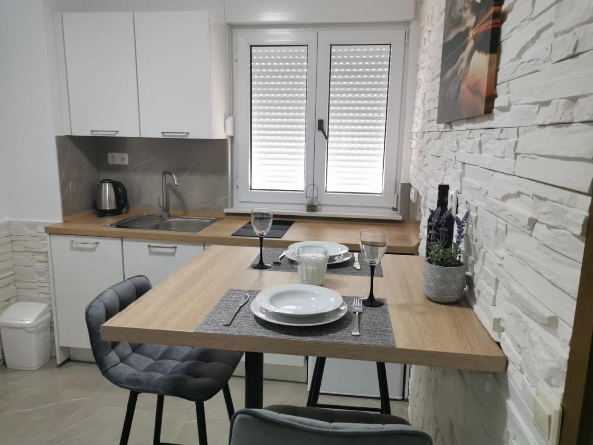 Apartments Marina Trogir Bagian luar foto