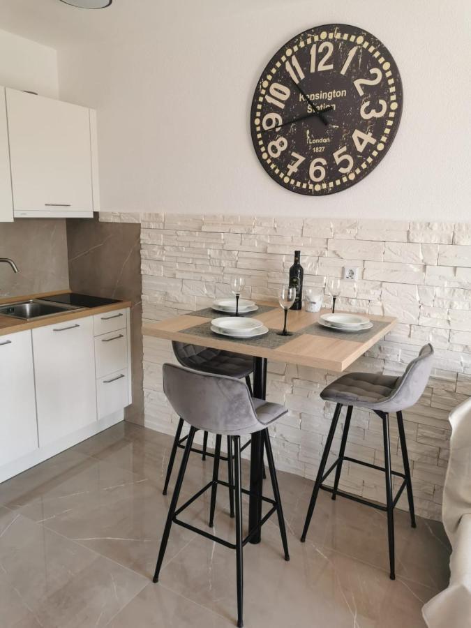 Apartments Marina Trogir Bagian luar foto