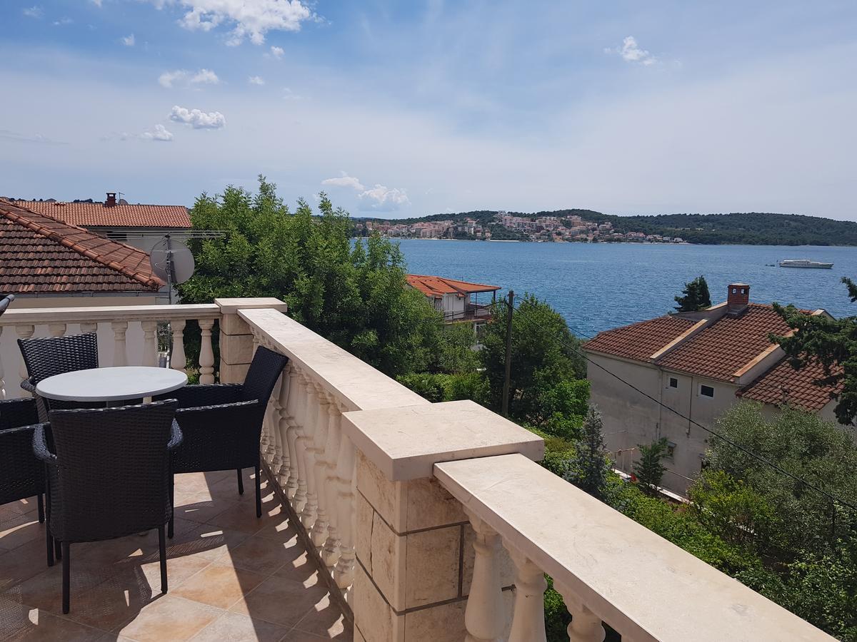 Apartments Marina Trogir Bagian luar foto