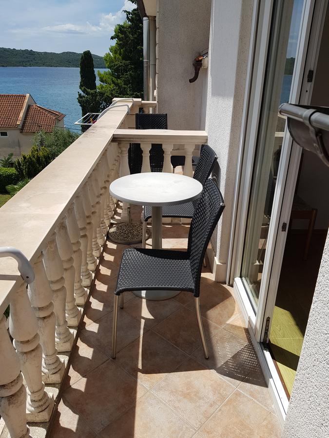 Apartments Marina Trogir Bagian luar foto